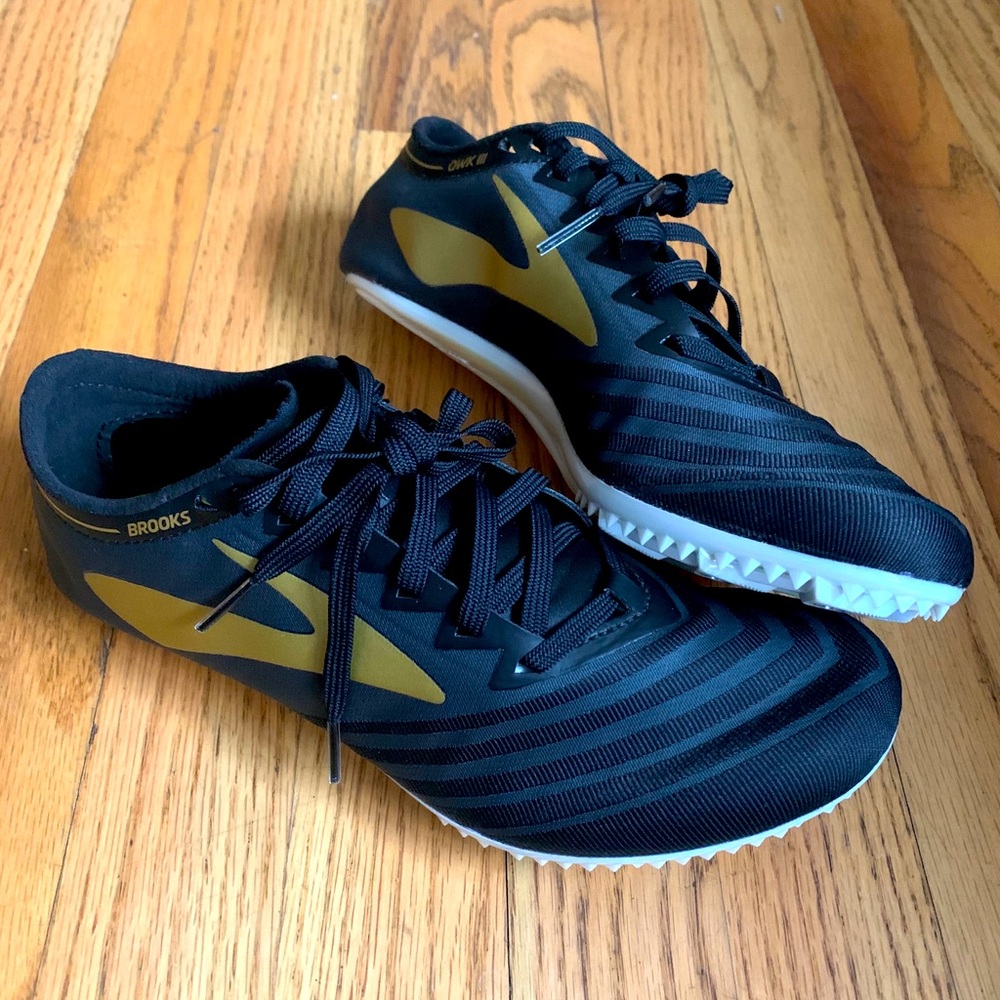 NEW Brooks QW-K V3 Track Cleat Shoes